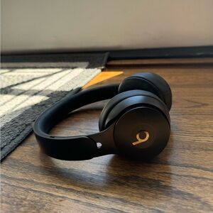 Black beats solo pro headphones